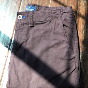 AEO ox blood slim straight chinos 30/34